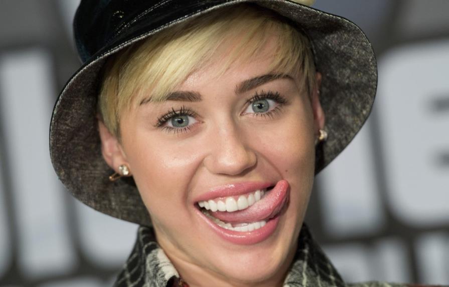 Miley Cyrus niega que una sobredosis interrumpiera su gira
