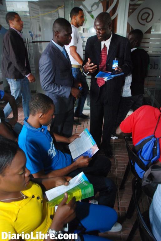 Falta de documentos impide a haitianos completar inscripción en Plan de Regularización