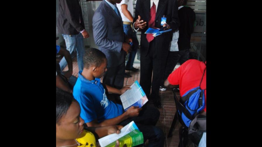 Falta de documentos impide a haitianos completar inscripción en Plan de Regularización