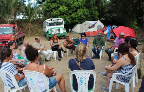 Denuncian abandono comunidades de Loma Miranda