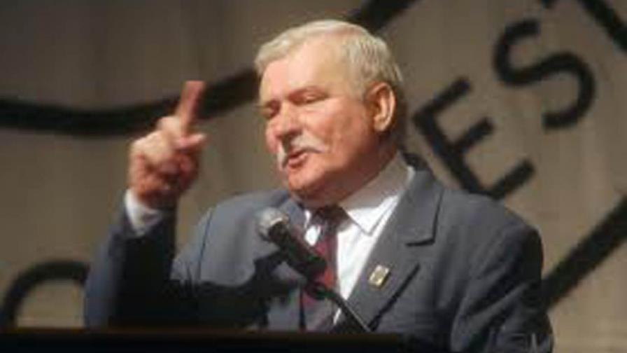 Lech Walesa reconoce que no le gustó su biopic dirigido por Andrzej Wajda