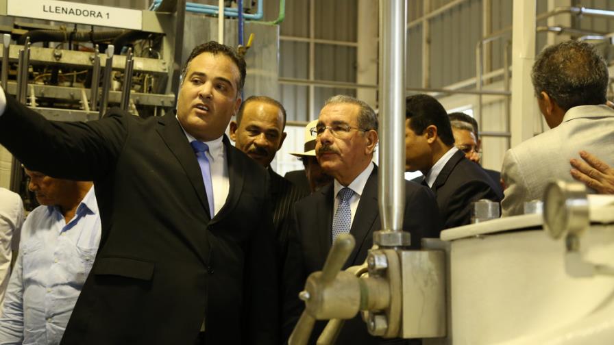 Medina asiste a inauguración de planta procesadora de leche en Haras Nacionales