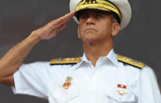 Almirante Sigfrido Aramis Pared Pérez, ¿Se va o se queda?
