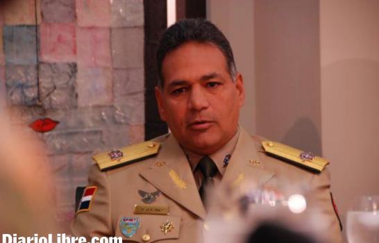 Almirante Sigfrido Aramis Pared Pérez, ¿Se va o se queda?