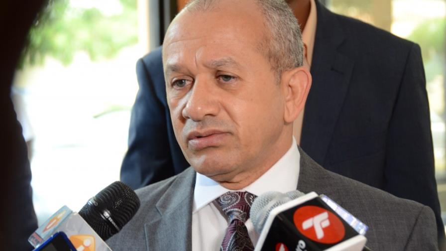 Salud Pública dice su personal en puertos y aeropuertos está preparado para detectar el ébola Salud Pública dice su personal en puertos y aeropuertos está preparado para detectar el ébola