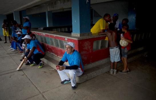 El cricket busca su camino en país de béisbol, en Cuba