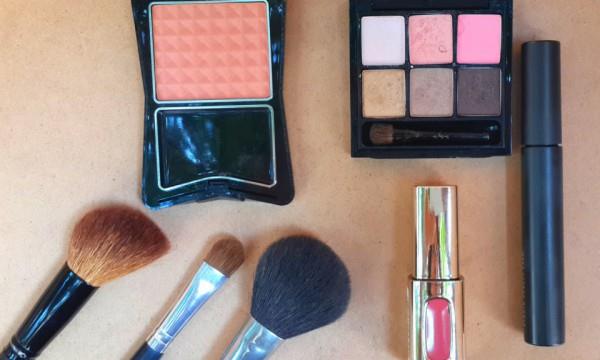 Maquillarse mejora la salud de las mujeres mayores, según estudios nipones