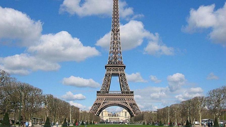 Torre Eiffel encara el futuro con una renovada primera planta