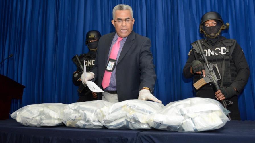 Decomisan 72 paquetes de cocaína en carro traído de Panamá por el Puerto de Haina Decomisan 72 paquetes de cocaína en carro traído de Panamá por el Puerto de Haina