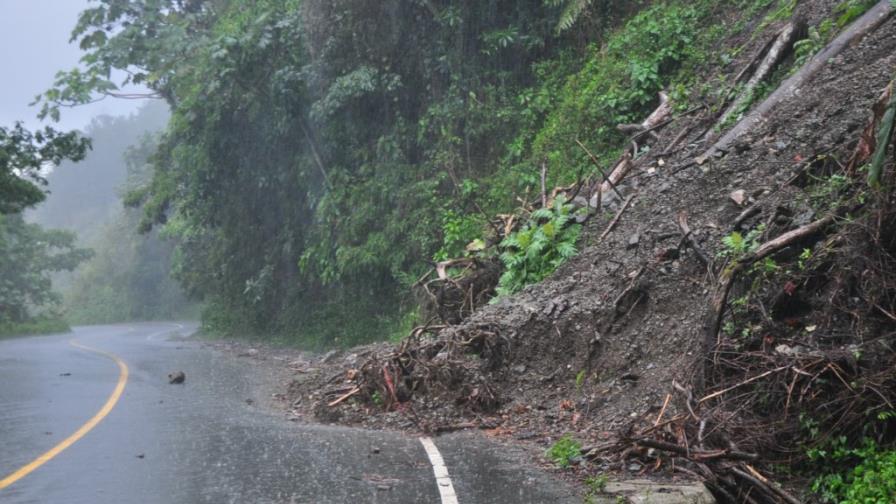 Choferes en peligro carretera Constanza
