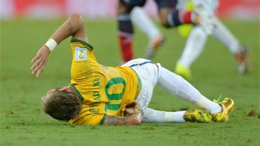 Comisión Disciplina no sanciona a Zúñiga ni le quita tarjeta a Thiago Silva