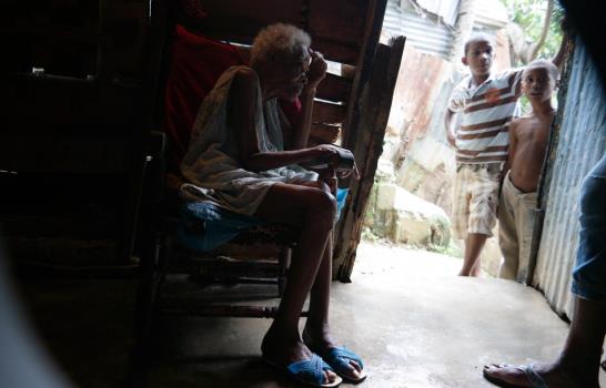Doña Noraima, una anciana que se mantiene viva por la piedad de los vecinos