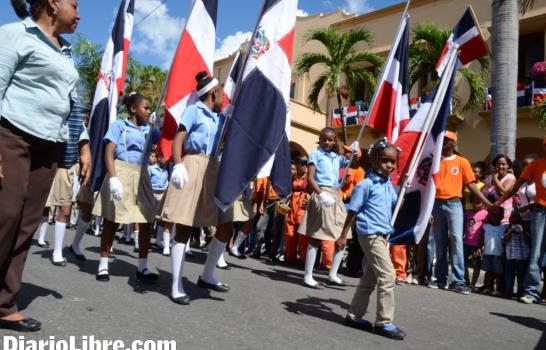 Honran la Constitución con actos en San Cristóbal