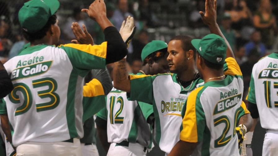 Las Estrellas ganan y ponen en cinco el número mágico con relación a los Tigres del Licey Las Estrellas ganan y ponen en cinco el número mágico con relación a los Tigres del Licey