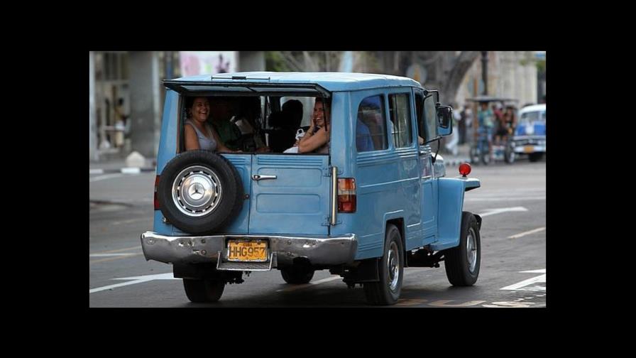 Cuba extiende el arrendamiento de taxis estatales y chóferes serán privados