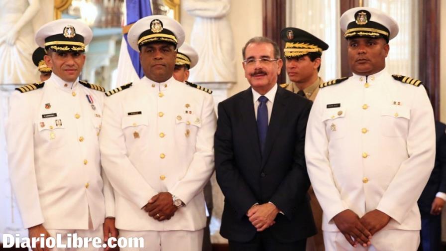 Oficiales advierten que defenderán la soberanía hasta con sus vidas Oficiales advierten que defenderán la soberanía hasta con sus vidas