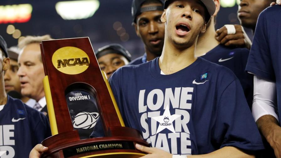 Shabazz Napier anotó 22 puntos y Connecticut conquistó su segundo título de la NCAA