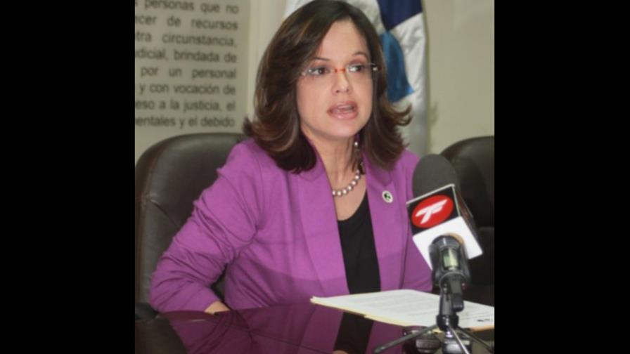 Suspenden defensor público; Negro Veras rechaza distinción