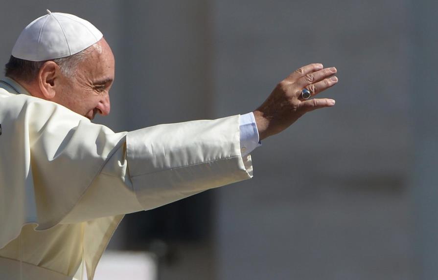 El papa dice que la Iglesia debe sorprender y no ser un elemento decorativo