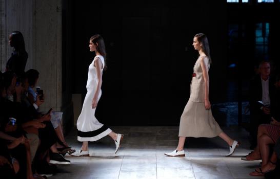 Victoria Beckham estrena línea de zapatos y no incluye ni un stilleto Victoria Beckham estrena línea de zapatos y no incluye ni un stilleto