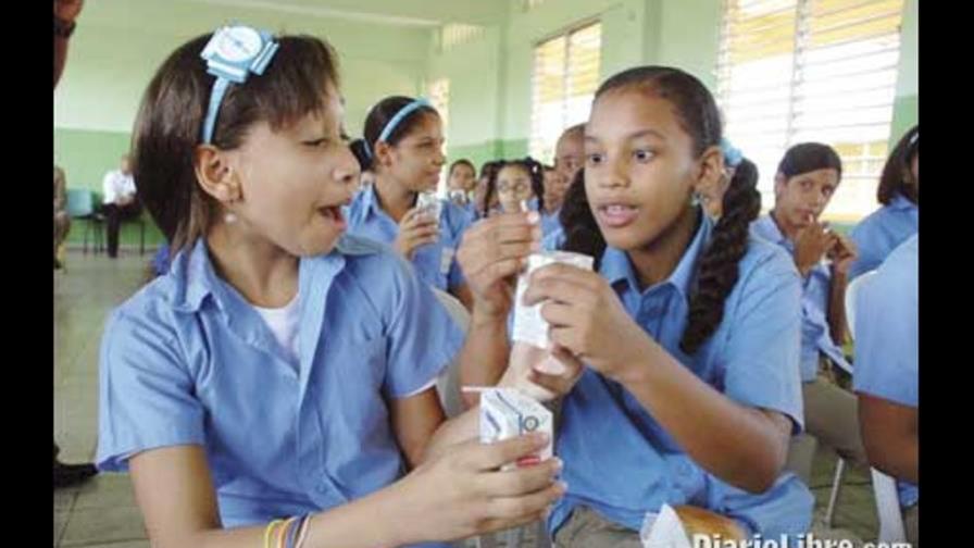 Gobierno licitará en febrero alimentos y útiles escolares