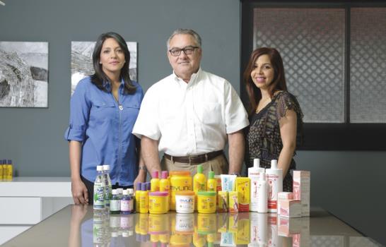 Detrás del moño bonito