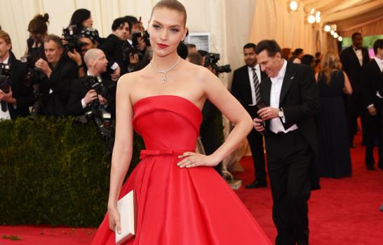 Arizona Muse en la Met Gala