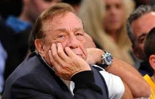 Cavaliers transfiere a 3 jugadores, busca a LeBron; Hornets: 63 millones a Hayward; Sterling testifica