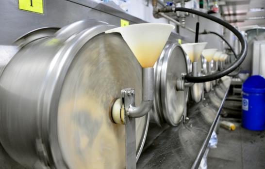 Artículos de Piel Los Favoritos calienta con el sol el 25% del agua que utiliza