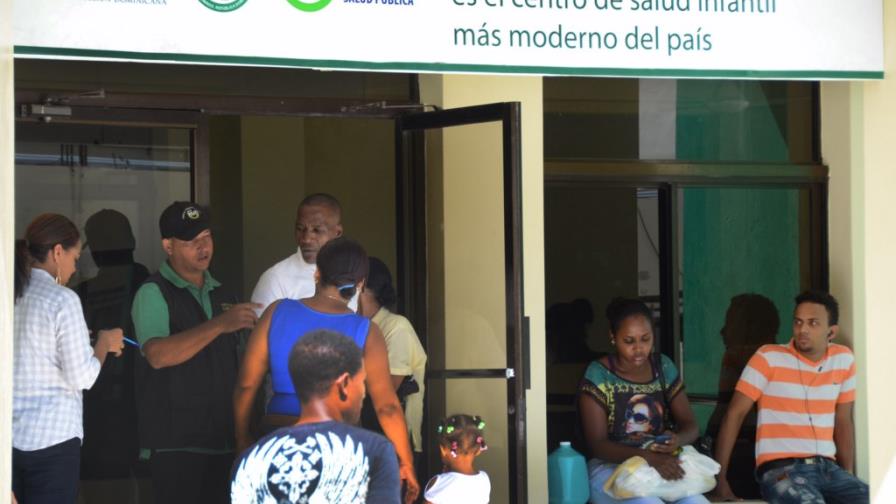 A commission investigates deaths of the 11 children at Robert Reid Cabral Hospital