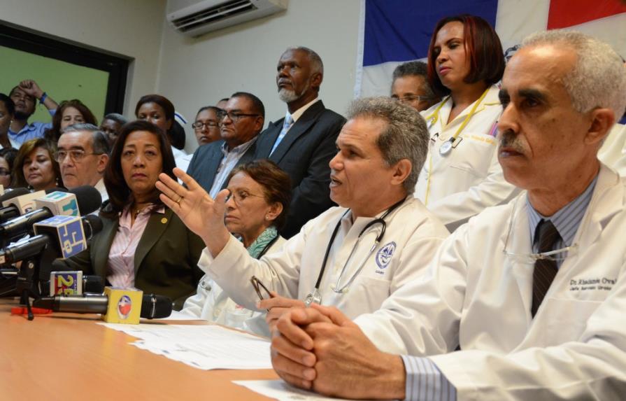 Personal de salud del Robert Reid Cabral defiende su directora