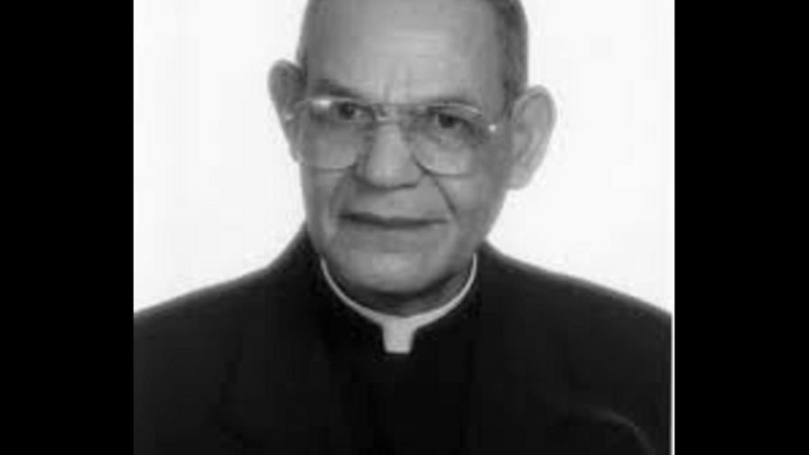 Muere monseñor Flores Santana, arzobispo emérito de la Arquidiócesis de Santiago