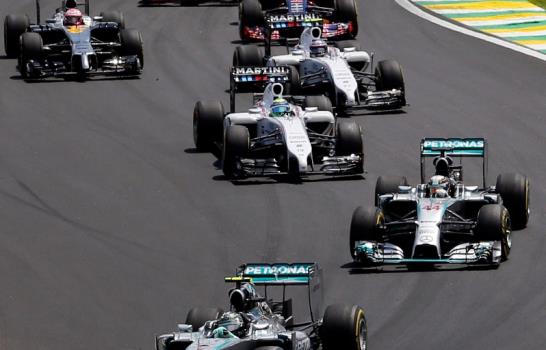 Nico Rosberg gana el Gran Premio de Brasil de FI, Lewis Hamilton llegó segundo