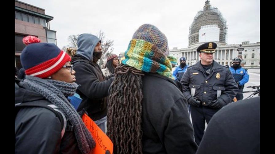 Gobierno de EEUU refuerza normas contra discriminación racial de la policía Gobierno de EEUU refuerza normas contra discriminación racial de la policía