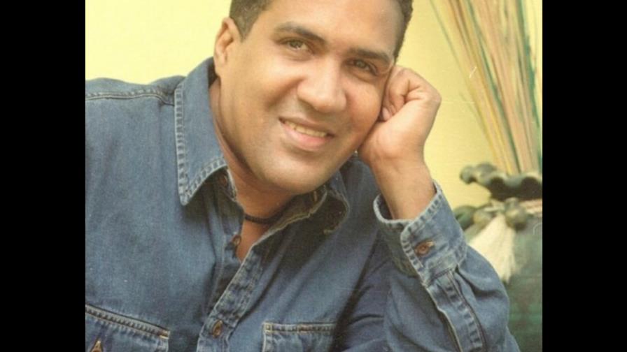 Ingresan de emergencia en Cedimat al merenguero Kinito Méndez Ingresan de emergencia en Cedimat al merenguero Kinito Méndez