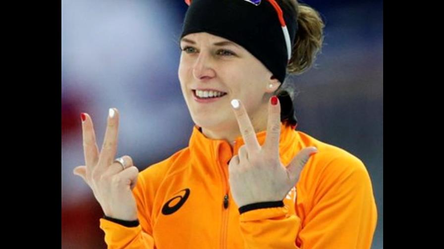 Ireen Wust mantiene yugo holandés en patinaje velocidad