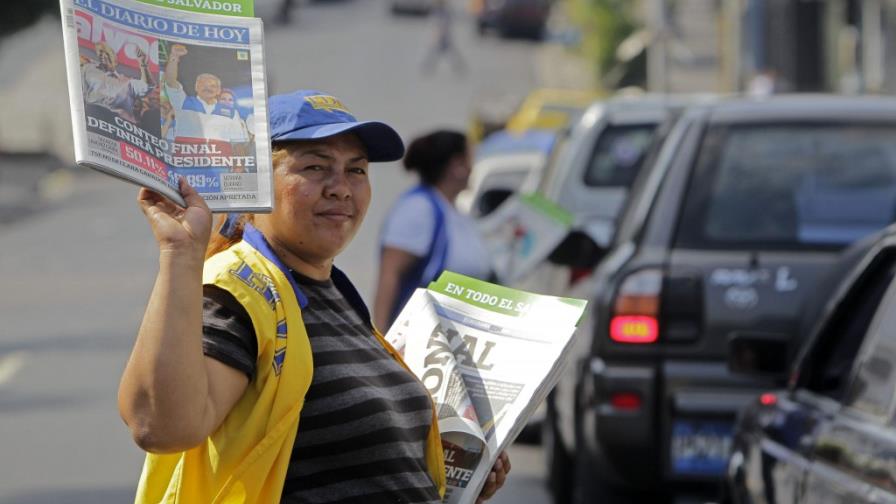 Oficialista encabeza por mínimo margen recuento de votos en El Salvador