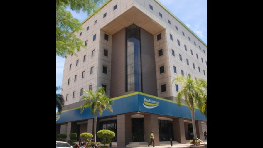 El crédito de los bancos al Gobierno sube un 58%; al sector privado un 13% El crédito de los bancos al Gobierno sube un 58%; al sector privado un 13%