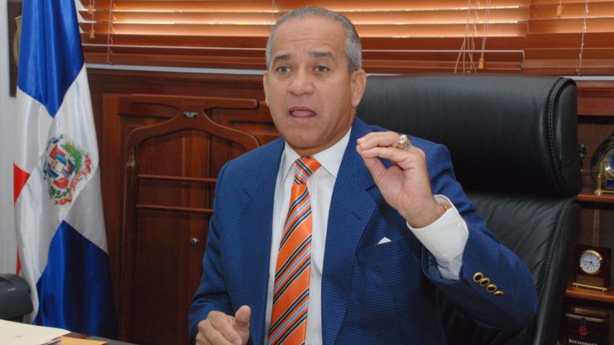 El ministro de Defensa favorece la construcción de muros puntuales en la frontera