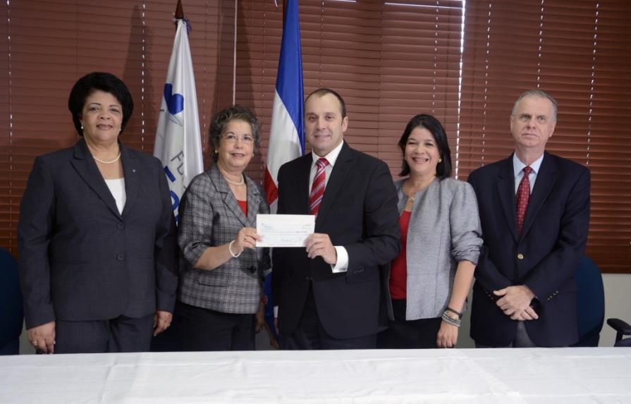 FUNDAPEC y la Fundación Falcondo renuevan acuerdo para programa de crédito-Becas