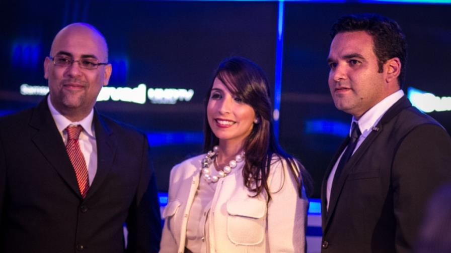 Samsung presenta el primer televisor curvo