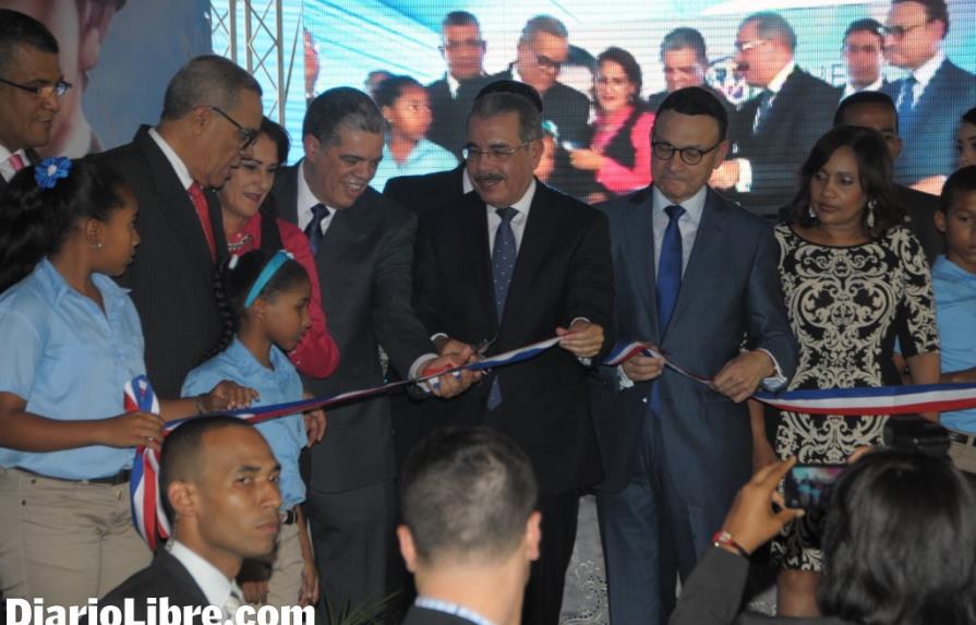 Danilo Medina reanuda en Mao la entrega de nuevas escuelas