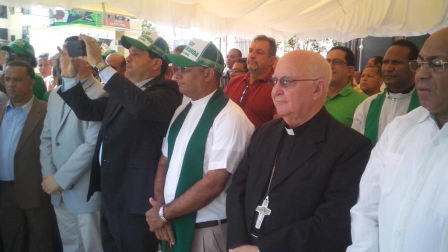 Obispo de La Vega recuerda a Danilo Medina que respetar no es doblegarse Obispo de La Vega recuerda a Danilo Medina que respetar no es doblegarse