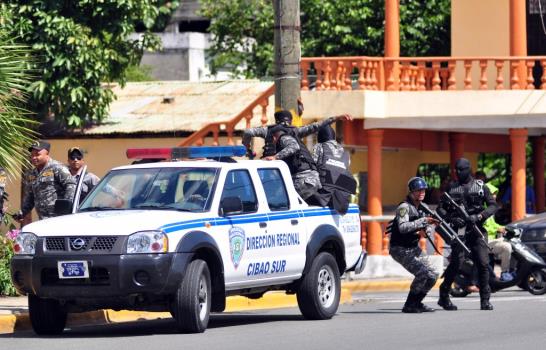 Bonao se enciende con enfrentamientos entre policías y manifestantes