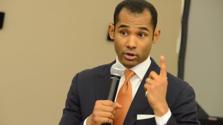 D’Oleo da charla de motivación