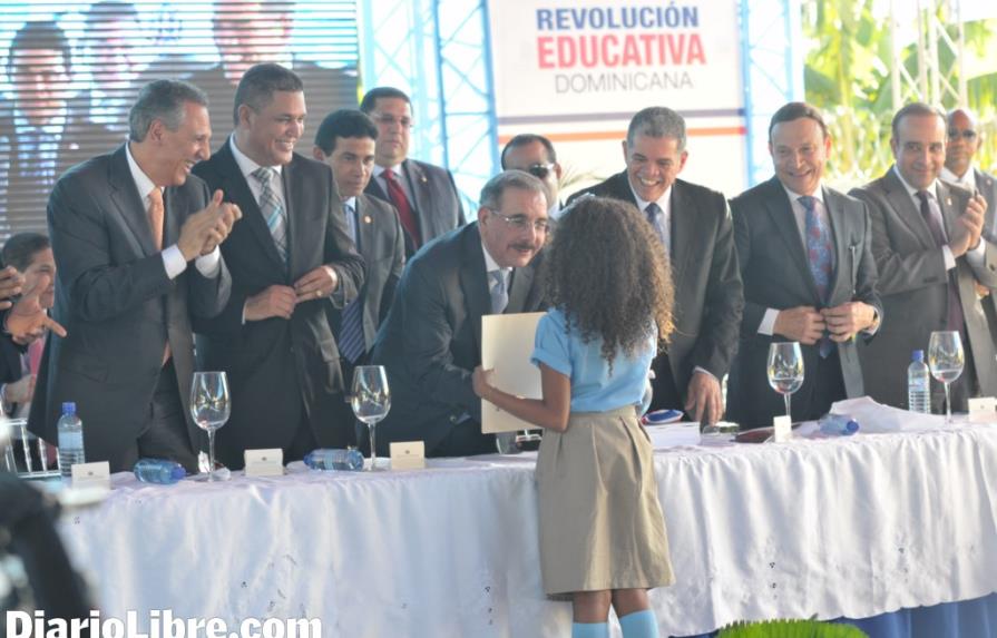Danilo entrega seis escuelas en María Trinidad Sánchez
