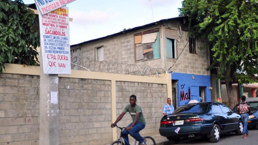 Residentes en barrios zona sur Santiago piden sacar haitianos