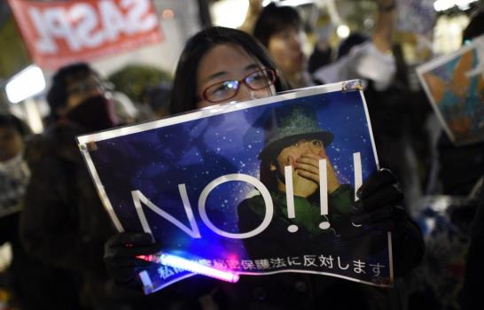 Entra en vigor polémica ley de secretos oficiales en Japón