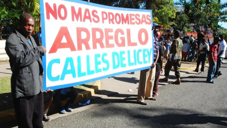 El Licey reclama al Ministerio de Obras Públicas el arreglo de la carretera El Licey reclama al Ministerio de Obras Públicas el arreglo de la carretera