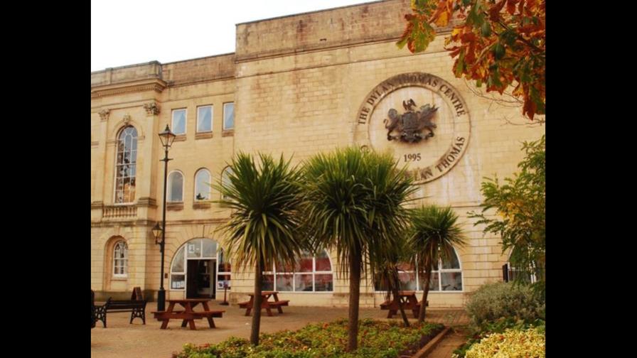 Una donación millonaria preservará el legado del poeta Dylan Thomas